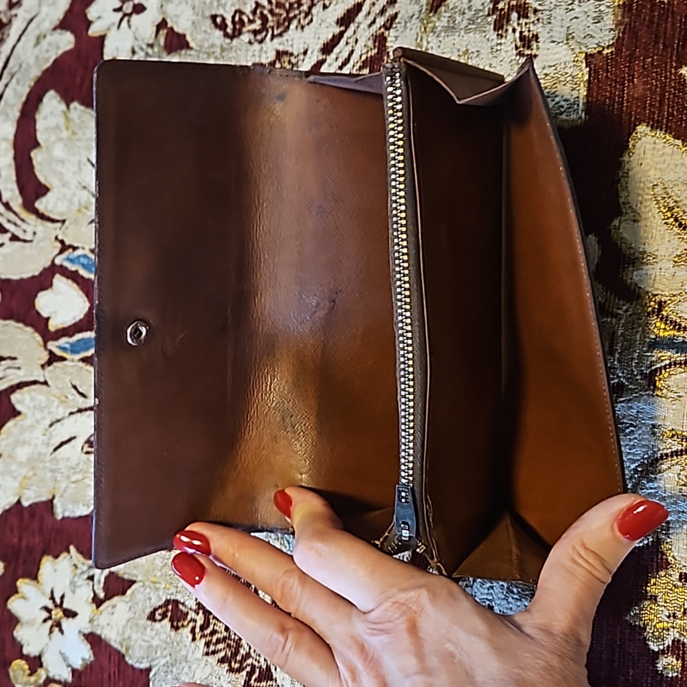 Louis Vuitton Sarah Wallet - Picture 12 of 12